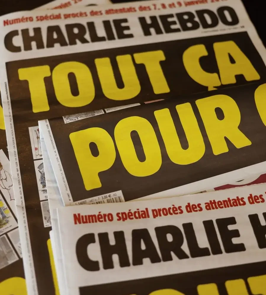 Vente de produits et récolte de dons en faveur de Charlie Hebdo